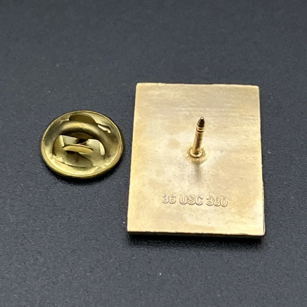 Vintage Olympic Games Team‎ USA Louis Rich Sponsor Weightlifting Lapel Hat Pin